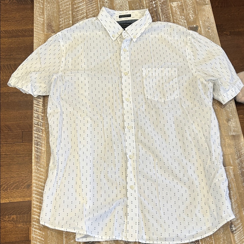 Banana Republic Factory White Short-Sleeve Button-Down with Navy Micro Dots
